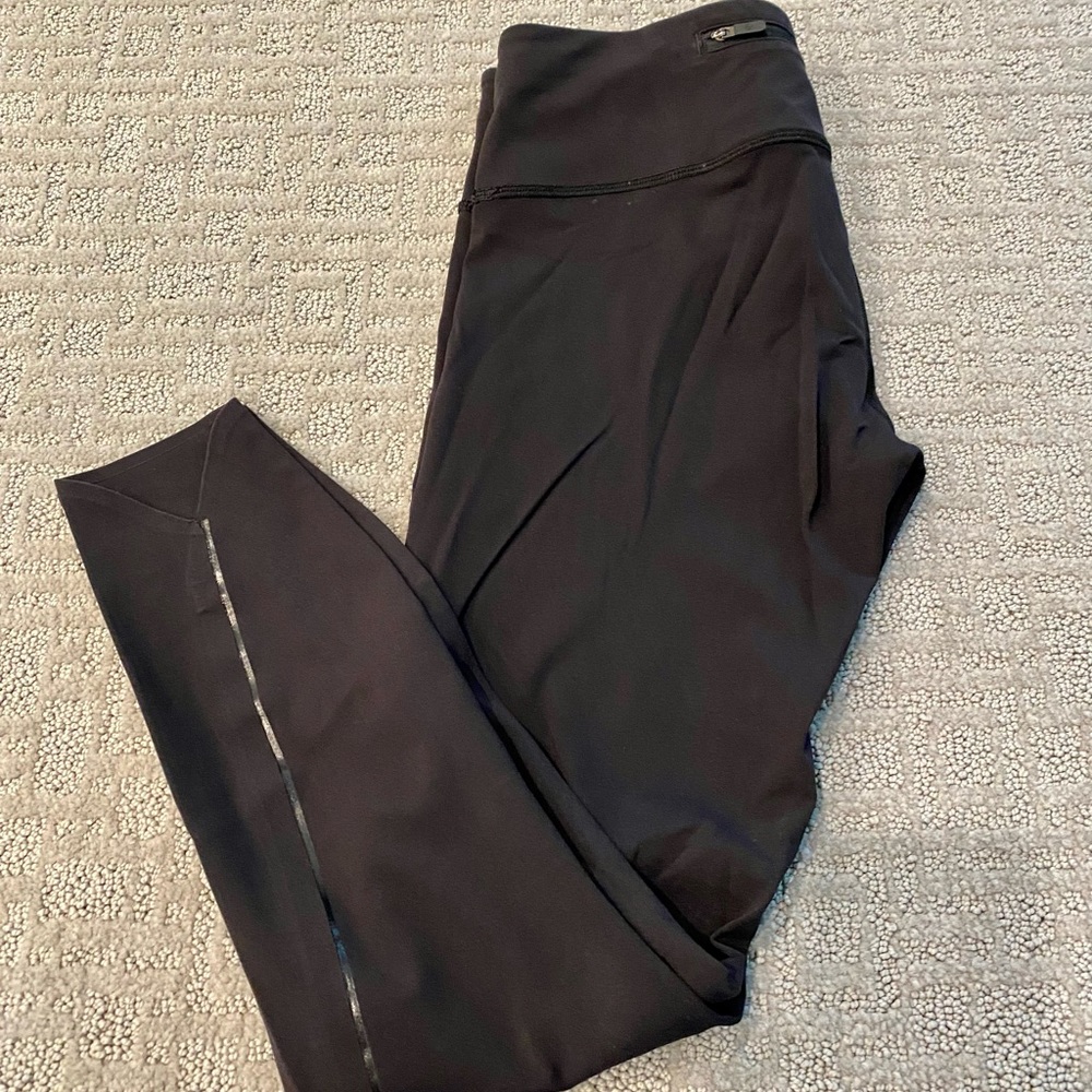 Lululemon Leggings Size 6 in Black